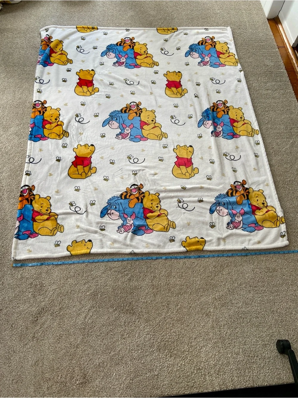 Disney Winnie the Pooh Fleece Throw Blanket White Pooh Tigger Eeyore Piglet